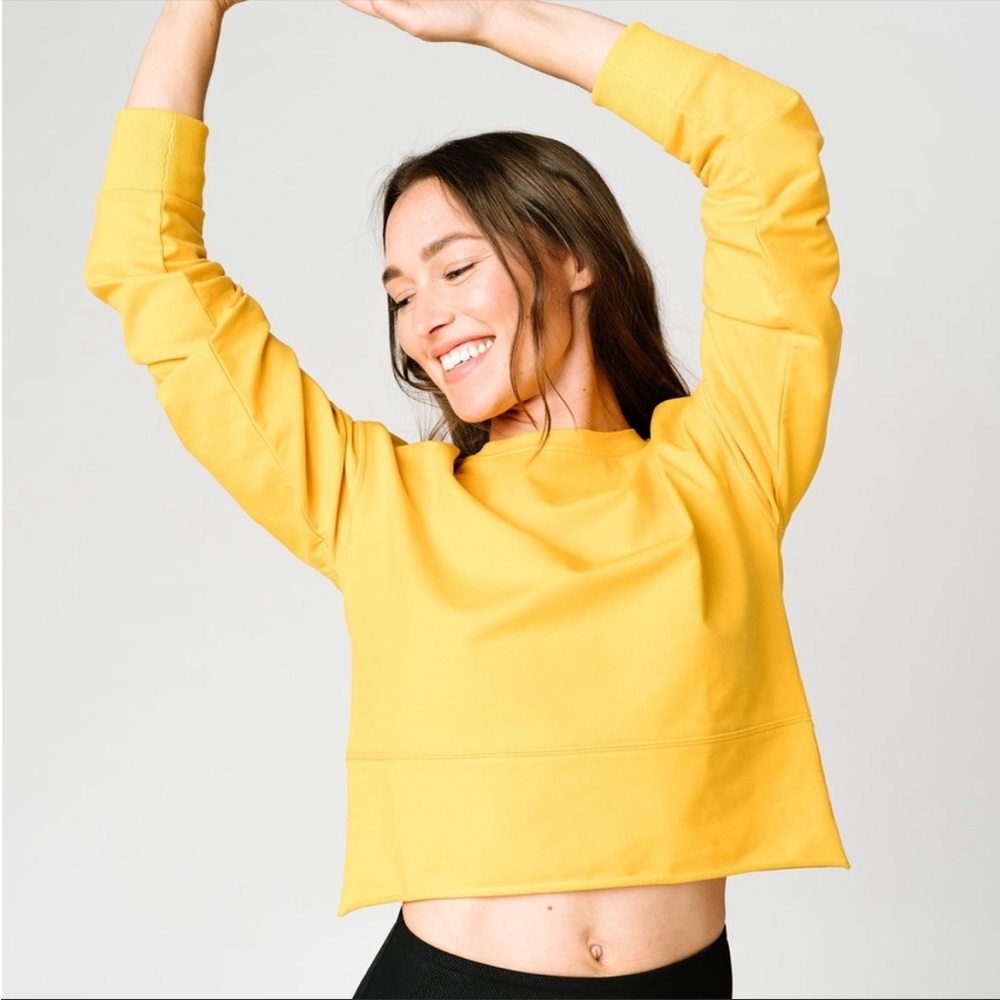 Zyia Cropped Sweatshirt